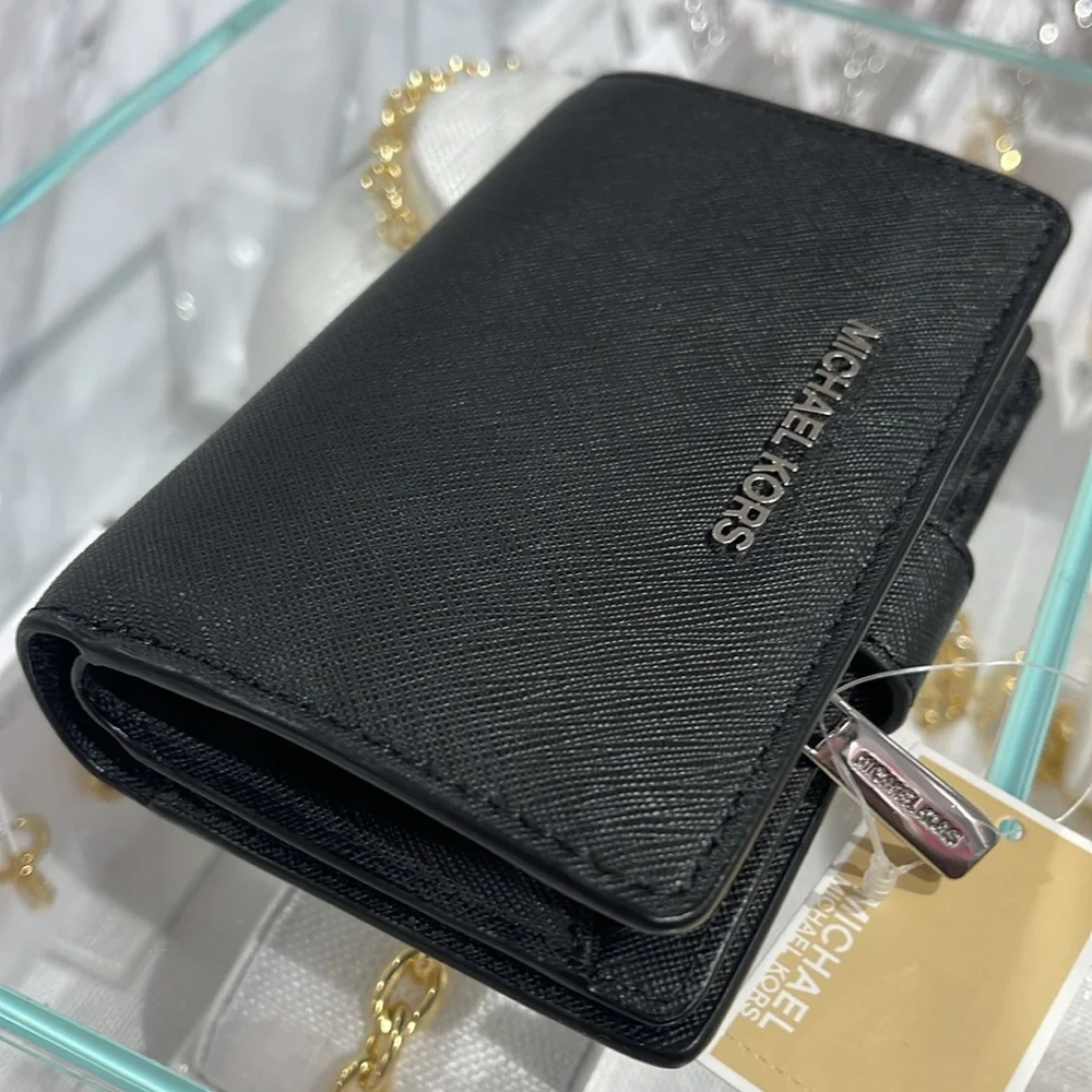 Michael Medium Crossgrain Leather Bifold Wallet Black  NWT